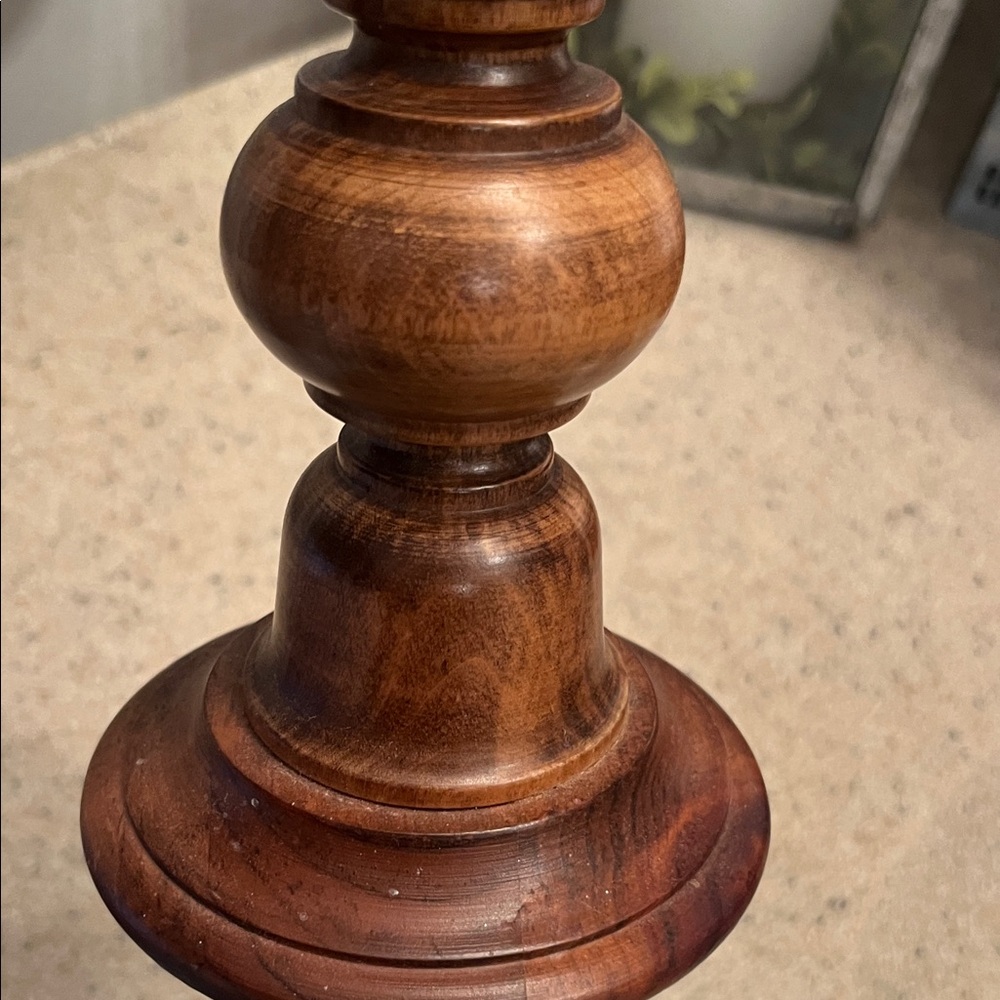 Elegant Wooden Candle Holder - Picture 3 of 4